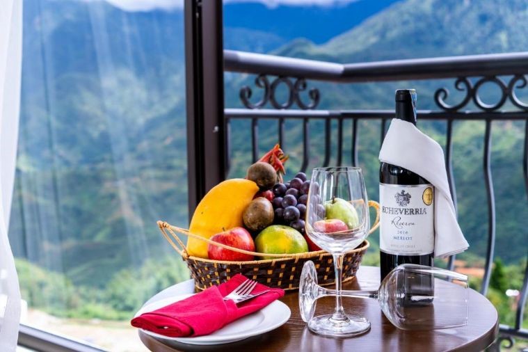 Executive Double Mountain View